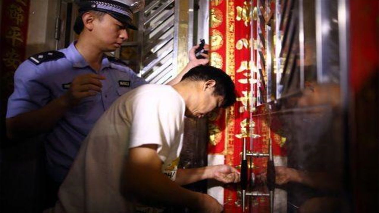 聊城请开锁师傅开了锁后，师傅为什么一般都不进门，就算主人请也不进去？